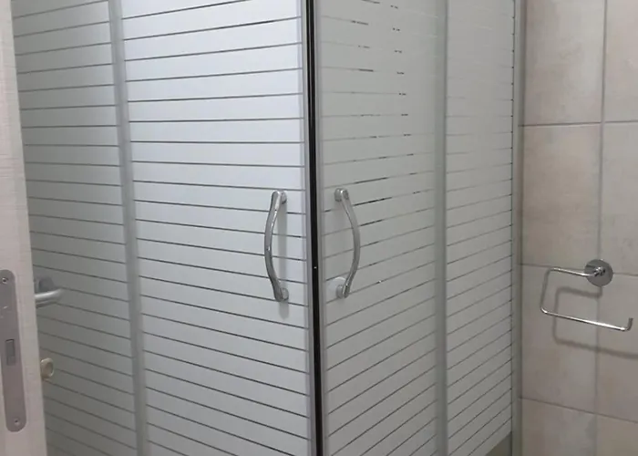 Lucrece Apartment *